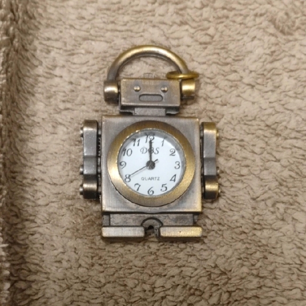 DBS ROBOT WATCH KEYCHAIN CHARM NRMINT CONDITION